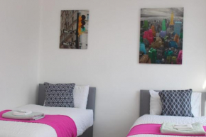 Executive Spacious 3 Bed Bolton Hospital Sleeps upto 7